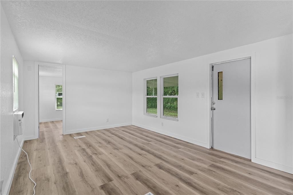 待售: $145,000 (2 贝兹, 1 浴室, 672 平方英尺)