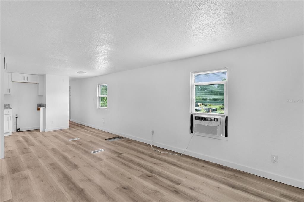 待售: $145,000 (2 贝兹, 1 浴室, 672 平方英尺)