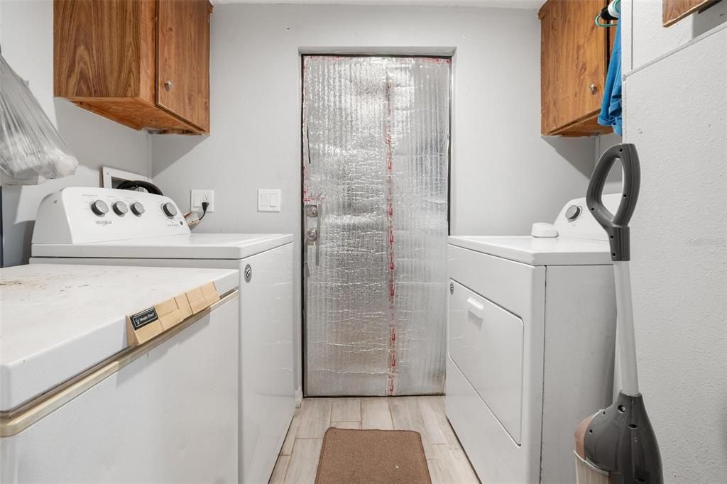 待售: $199,000 (3 贝兹, 2 浴室, 1064 平方英尺)