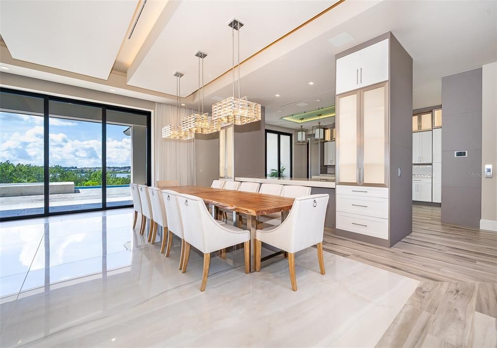 En Venta: $5,500,000 (5 camas, 5 baños, 6676 Pies cuadrados)