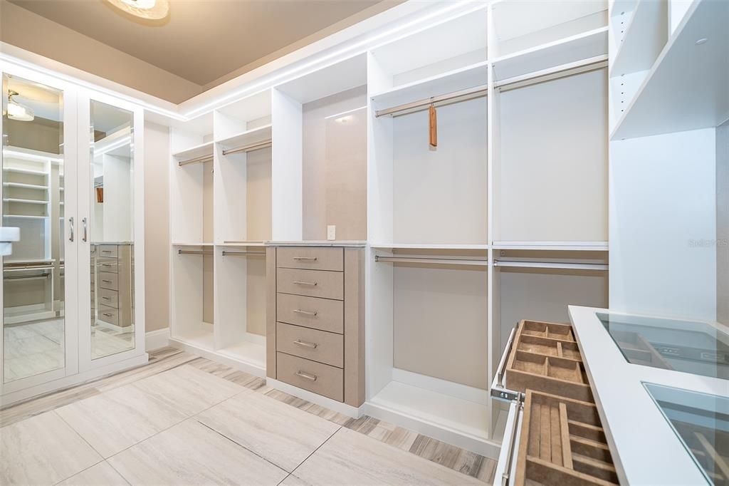 En Venta: $5,500,000 (5 camas, 5 baños, 6676 Pies cuadrados)