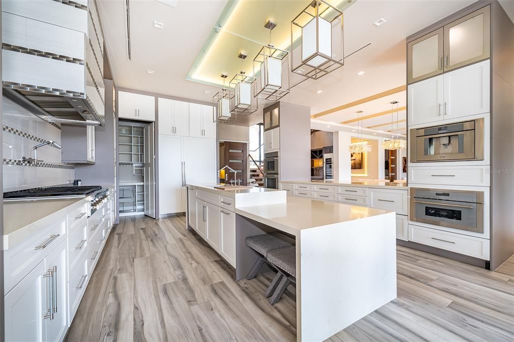 En Venta: $5,500,000 (5 camas, 5 baños, 6676 Pies cuadrados)