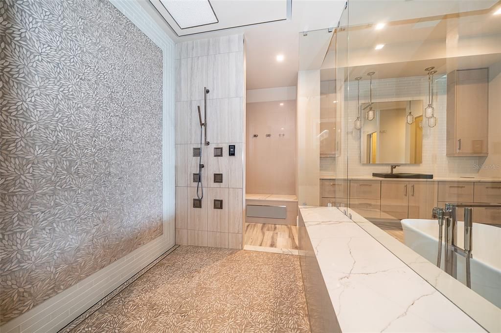 En Venta: $5,500,000 (5 camas, 5 baños, 6676 Pies cuadrados)