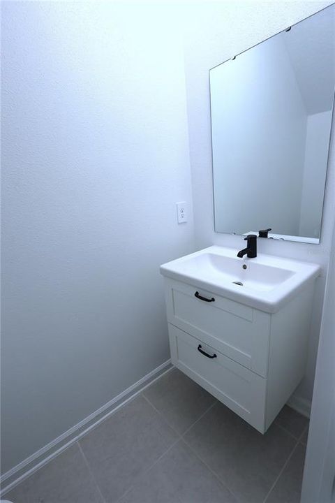 Activo con contrato: $1,950 (4 camas, 2 baños, 1874 Pies cuadrados)