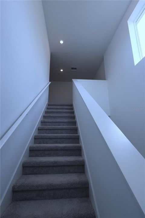 Activo con contrato: $1,950 (4 camas, 2 baños, 1874 Pies cuadrados)