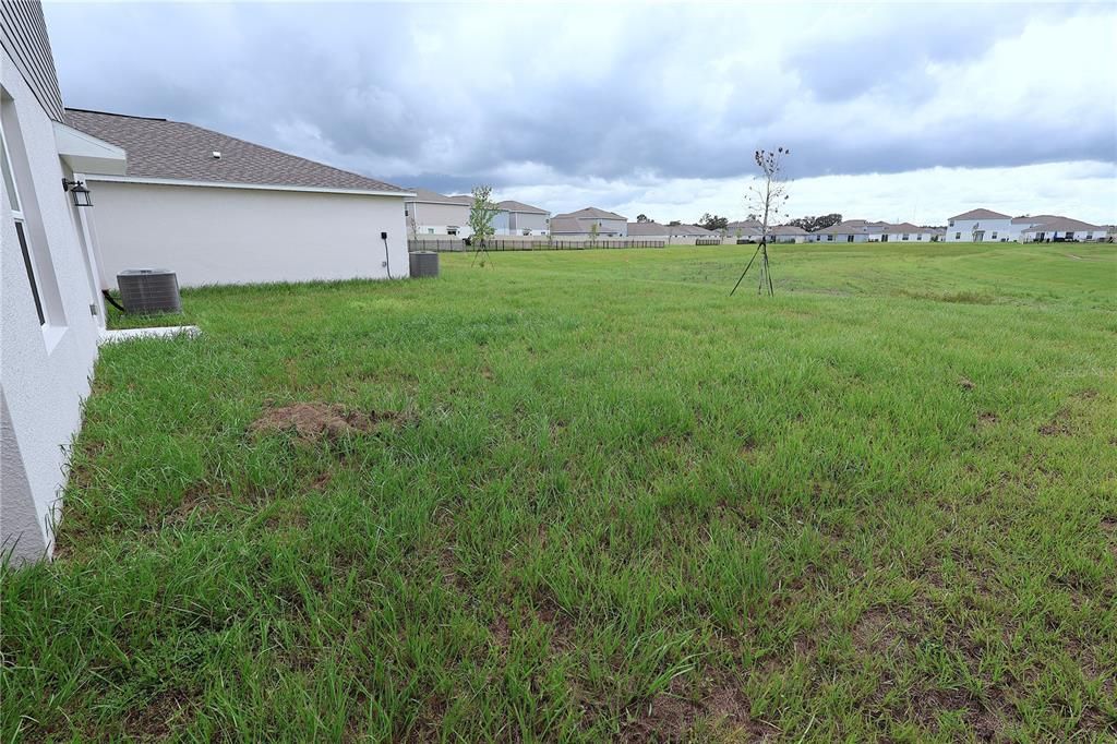 Activo con contrato: $1,950 (4 camas, 2 baños, 1874 Pies cuadrados)