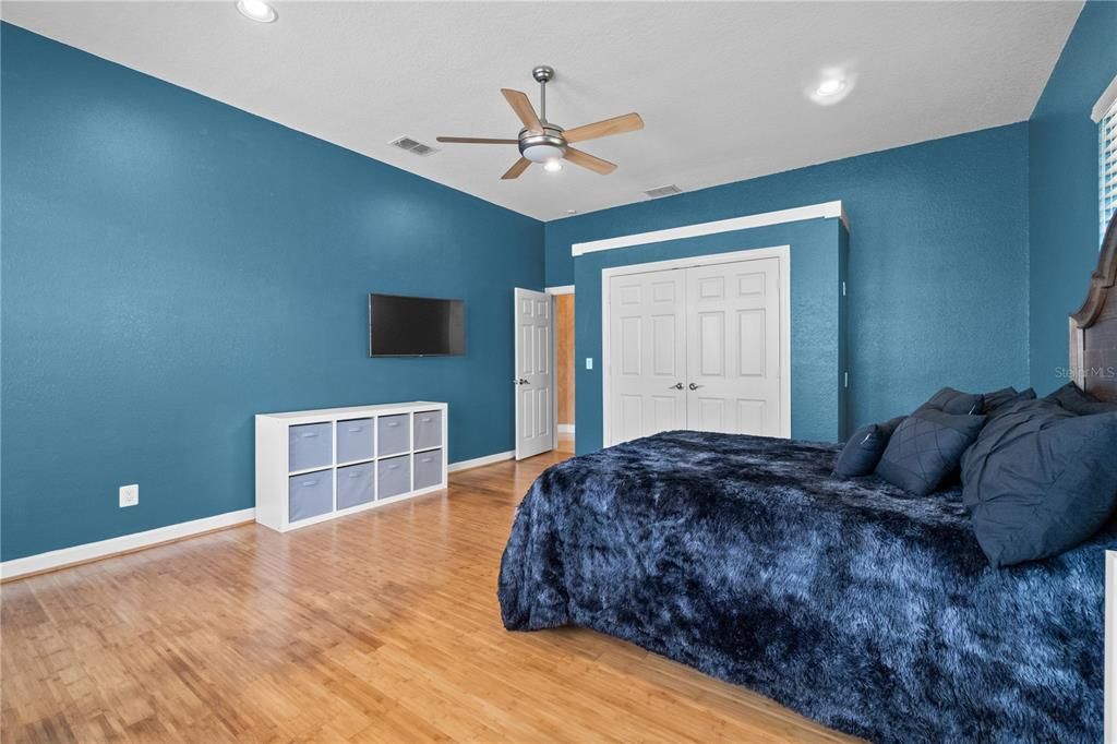 For Sale: $799,000 (4 beds, 3 baths, 3480 Square Feet)