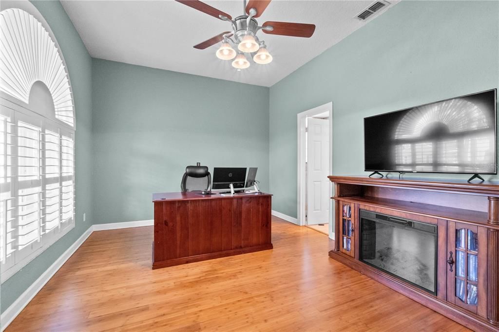 For Sale: $799,000 (4 beds, 3 baths, 3480 Square Feet)