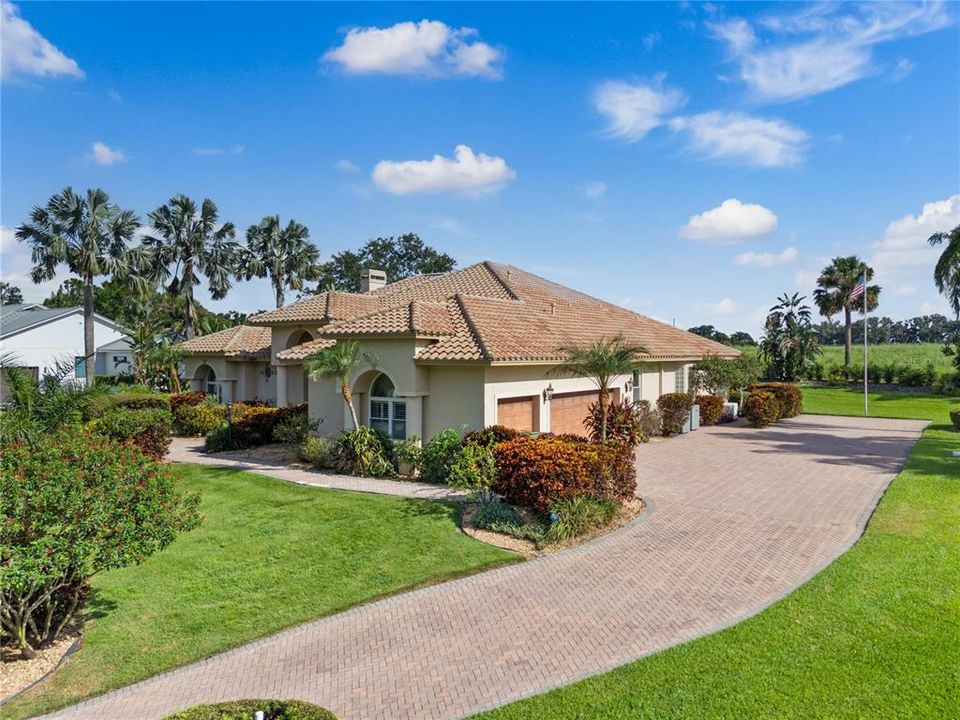 For Sale: $799,000 (4 beds, 3 baths, 3480 Square Feet)