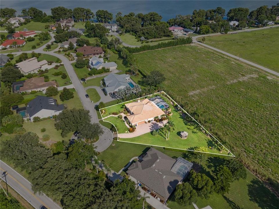 For Sale: $799,000 (4 beds, 3 baths, 3480 Square Feet)