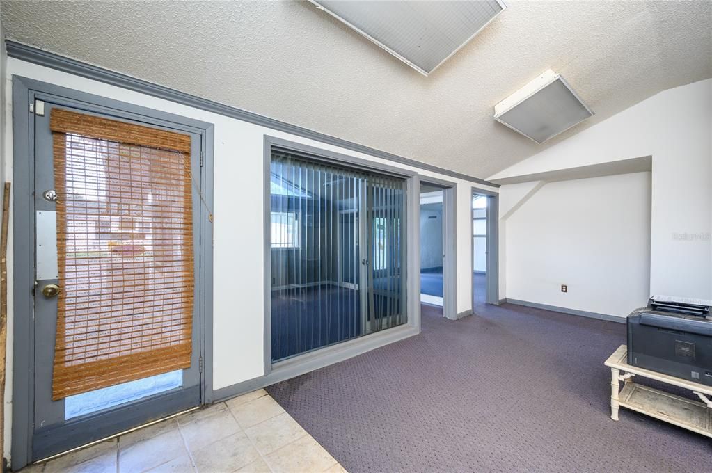 На продажу: $750,000 (0 спален, 0 ванн, 1002 Квадратных фут)