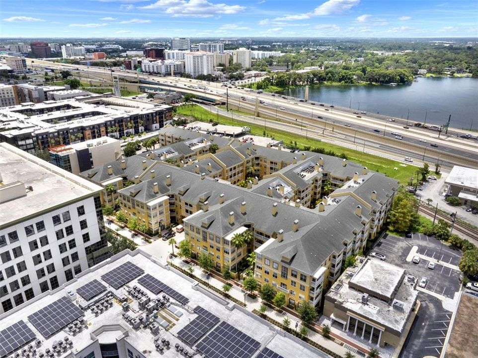 For Sale: $275,000 (2 beds, 2 baths, 953 Square Feet)