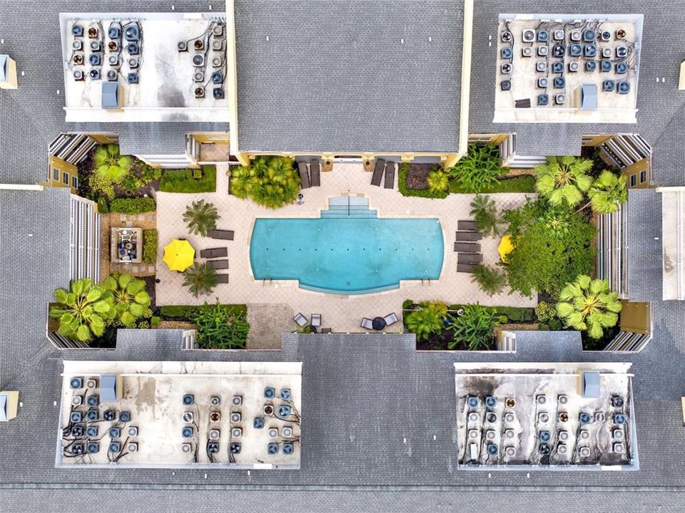 For Sale: $275,000 (2 beds, 2 baths, 953 Square Feet)