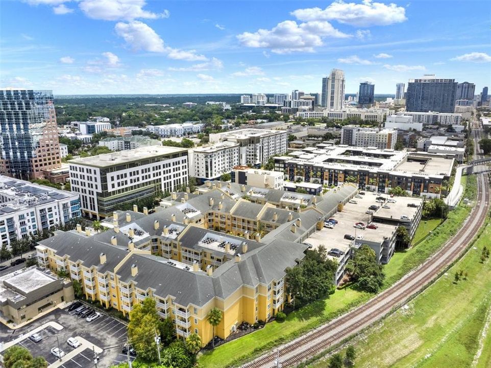 For Sale: $275,000 (2 beds, 2 baths, 953 Square Feet)