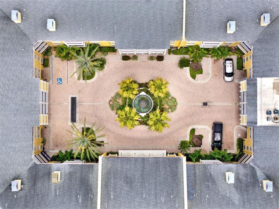 For Sale: $275,000 (2 beds, 2 baths, 953 Square Feet)