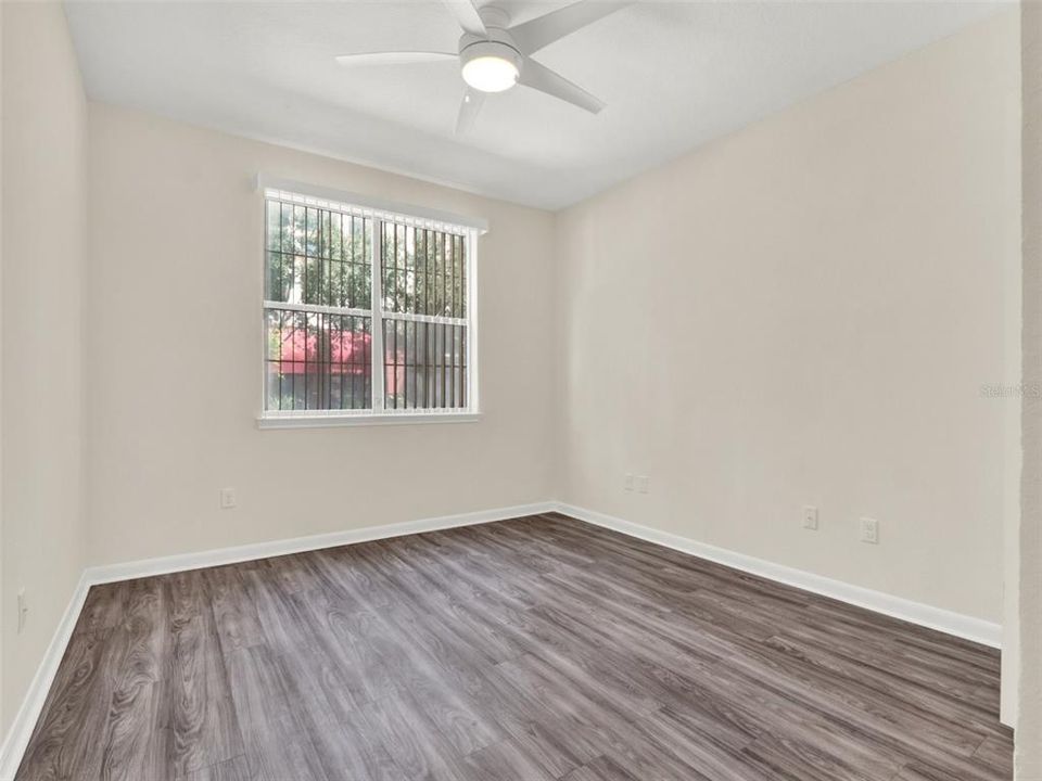 For Sale: $275,000 (2 beds, 2 baths, 953 Square Feet)