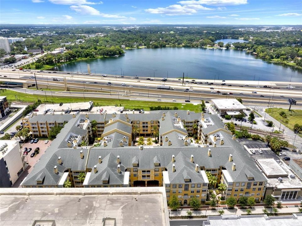 For Sale: $275,000 (2 beds, 2 baths, 953 Square Feet)