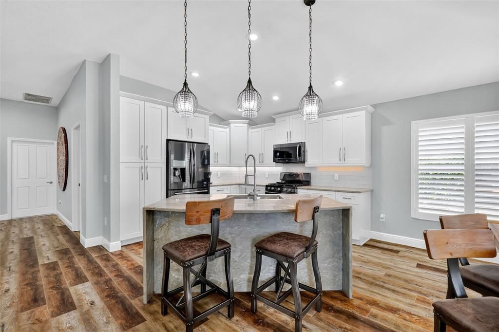 Active With Contract: $475,000 (3 beds, 2 baths, 2122 Square Feet)