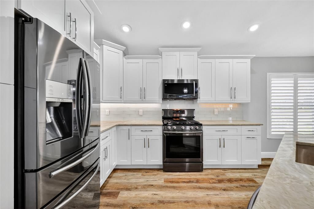 Active With Contract: $475,000 (3 beds, 2 baths, 2122 Square Feet)