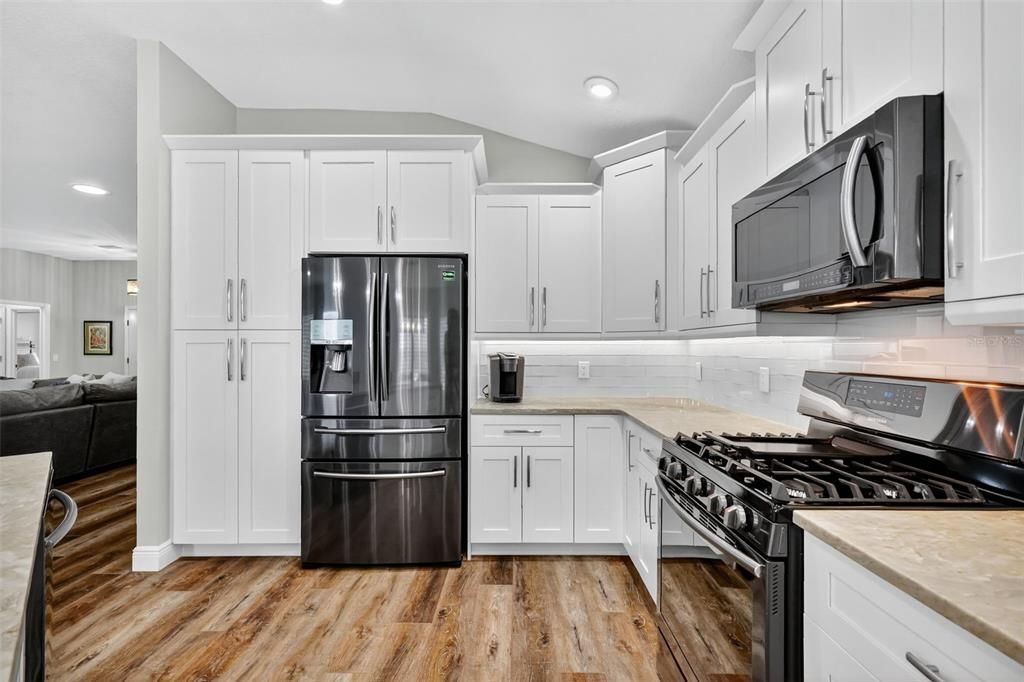 Active With Contract: $475,000 (3 beds, 2 baths, 2122 Square Feet)