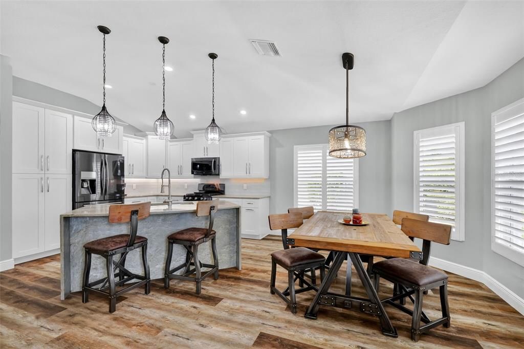 Active With Contract: $475,000 (3 beds, 2 baths, 2122 Square Feet)