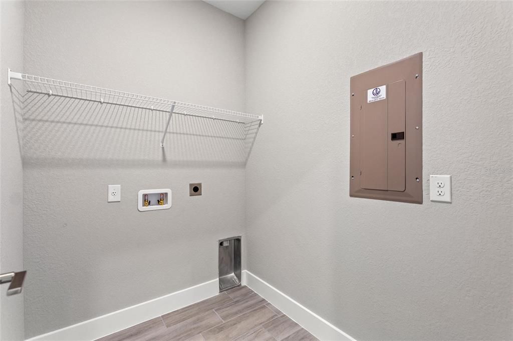 For Rent: $1,476 (3 beds, 2 baths, 1288 Square Feet)