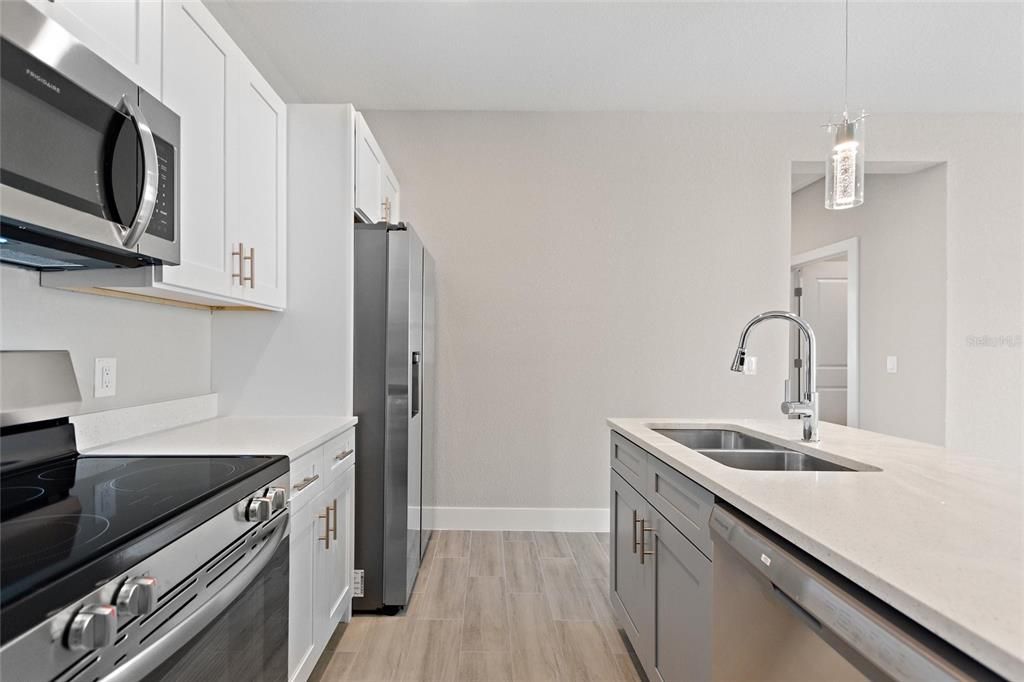 For Rent: $1,476 (3 beds, 2 baths, 1288 Square Feet)