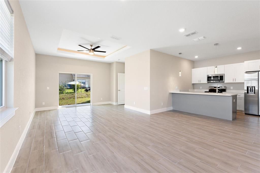 For Rent: $1,476 (3 beds, 2 baths, 1288 Square Feet)