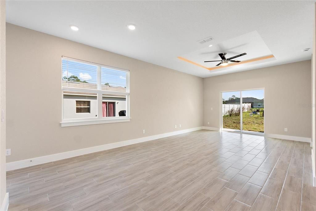 For Rent: $1,476 (3 beds, 2 baths, 1288 Square Feet)