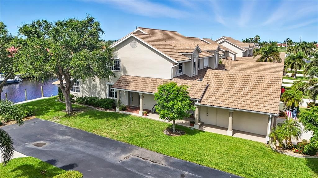 Recently Sold: $475,000 (3 beds, 2 baths, 2224 Square Feet)