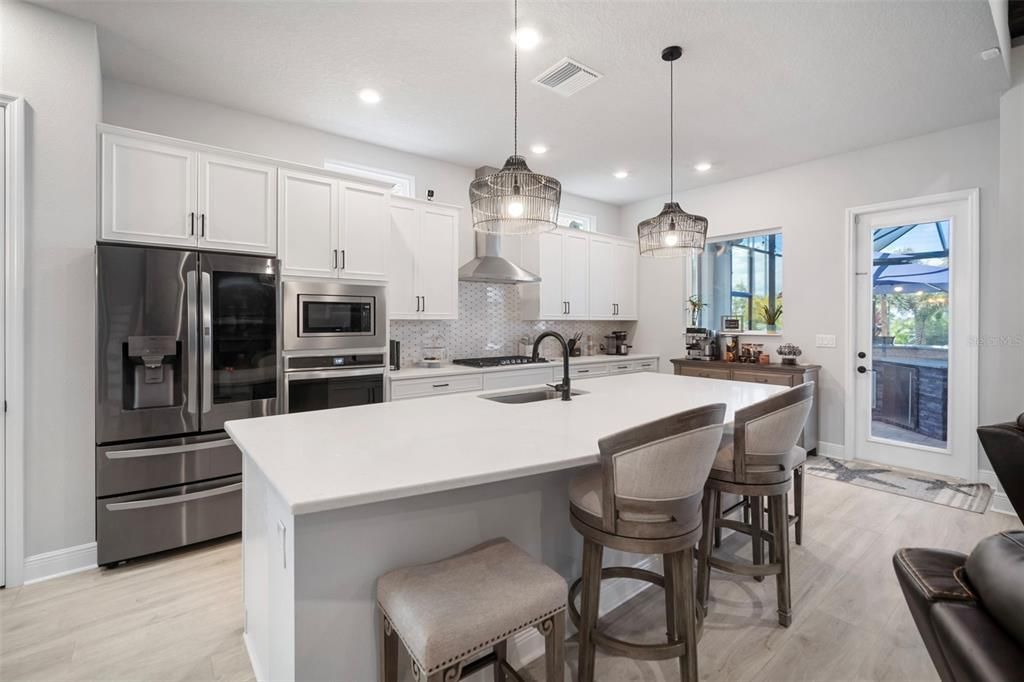 For Sale: $999,999 (4 beds, 3 baths, 3972 Square Feet)