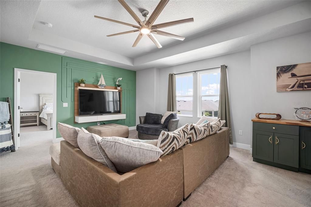 For Sale: $999,999 (4 beds, 3 baths, 3972 Square Feet)