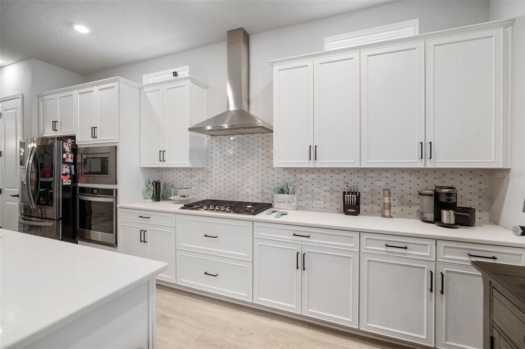 For Sale: $999,999 (4 beds, 3 baths, 3972 Square Feet)