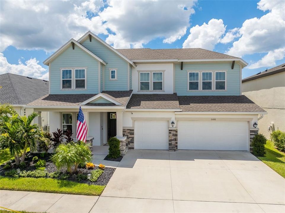 For Sale: $999,999 (4 beds, 3 baths, 3972 Square Feet)