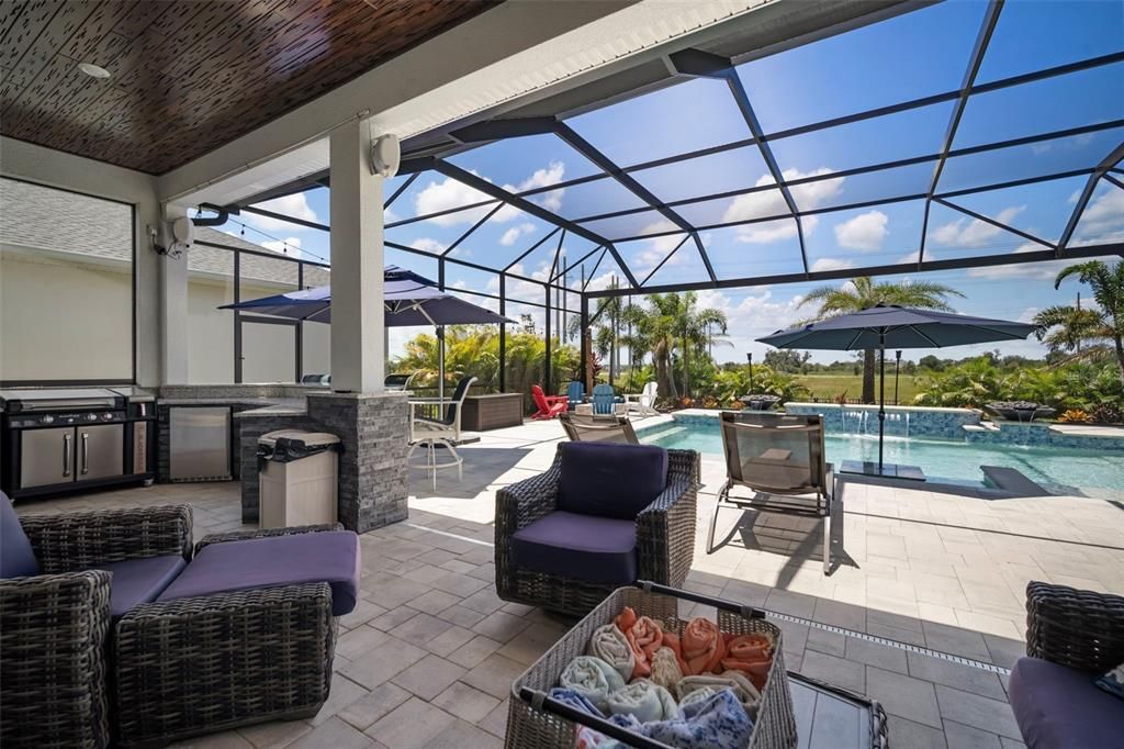 For Sale: $999,999 (4 beds, 3 baths, 3972 Square Feet)