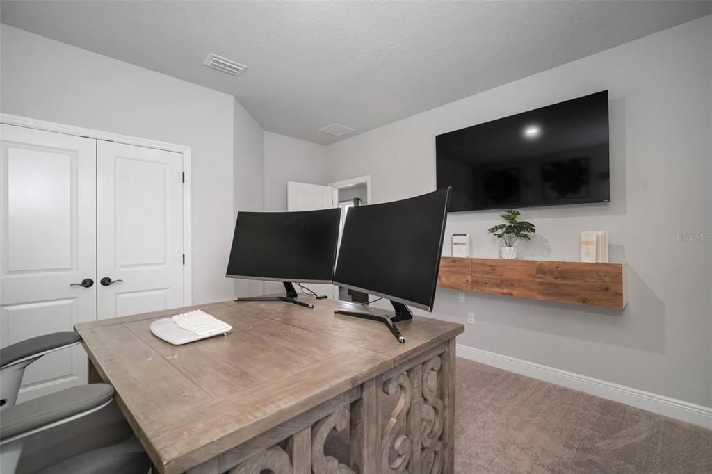 For Sale: $999,999 (4 beds, 3 baths, 3972 Square Feet)