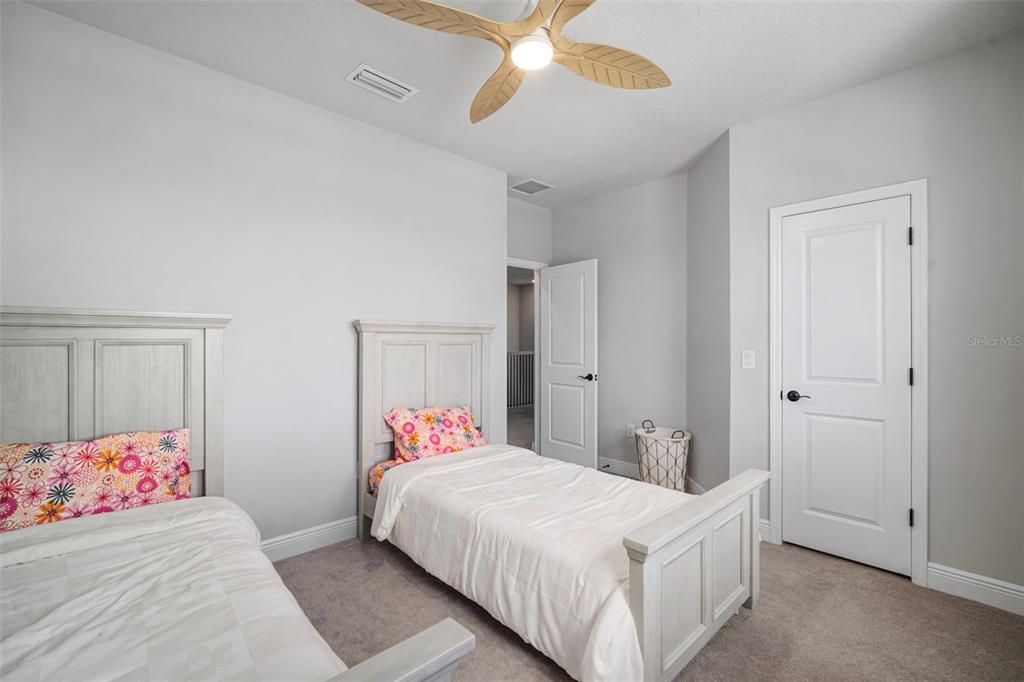 For Sale: $999,999 (4 beds, 3 baths, 3972 Square Feet)