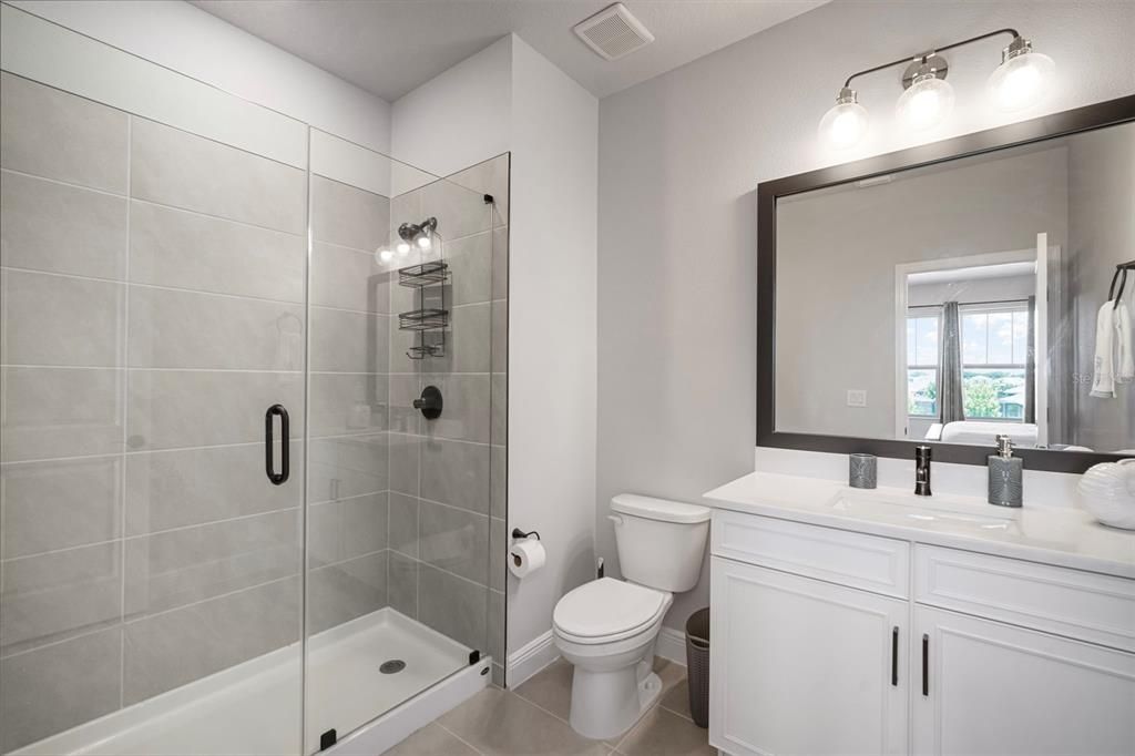 For Sale: $999,999 (4 beds, 3 baths, 3972 Square Feet)