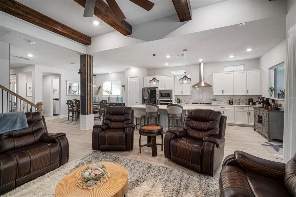 For Sale: $999,999 (4 beds, 3 baths, 3972 Square Feet)