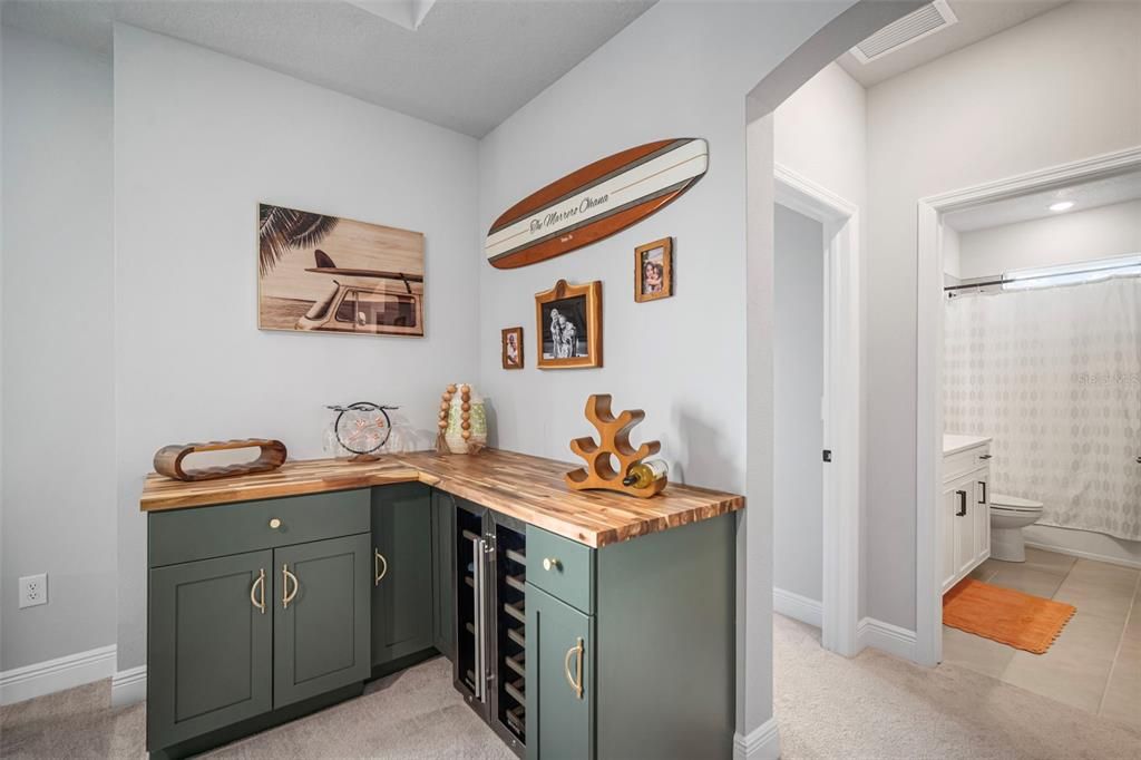 For Sale: $999,999 (4 beds, 3 baths, 3972 Square Feet)