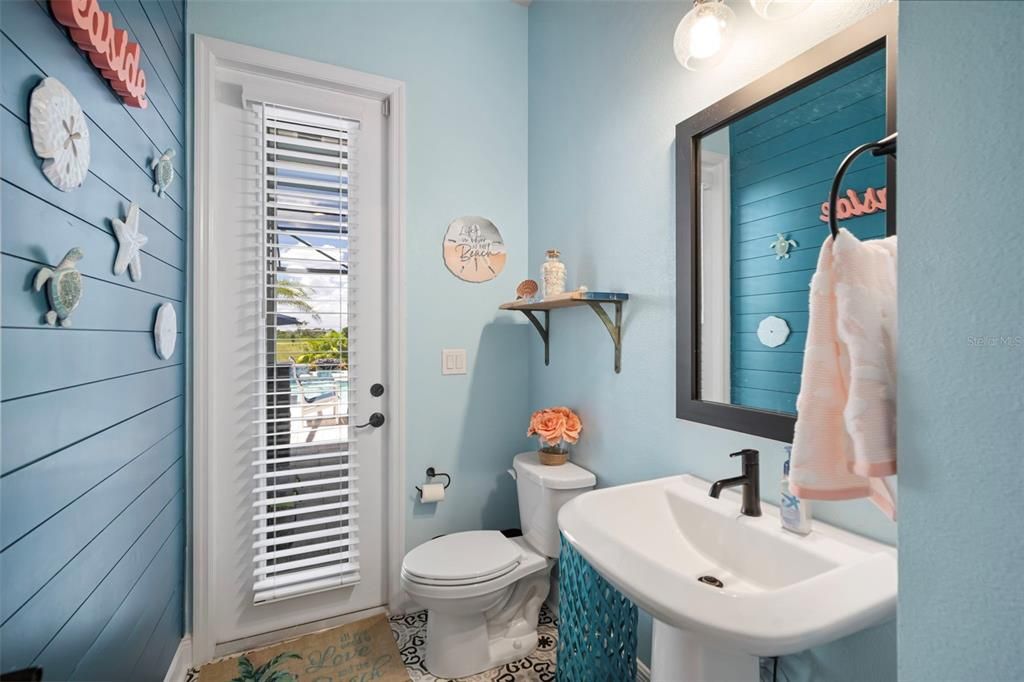 For Sale: $999,999 (4 beds, 3 baths, 3972 Square Feet)