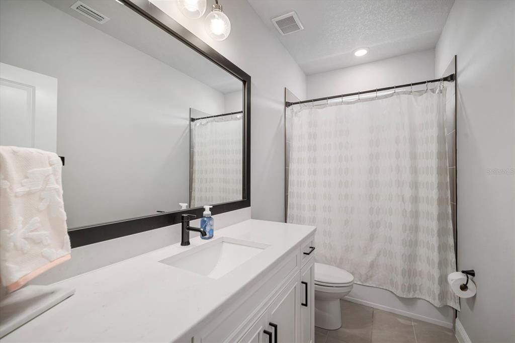 For Sale: $999,999 (4 beds, 3 baths, 3972 Square Feet)