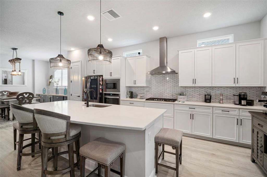 For Sale: $999,999 (4 beds, 3 baths, 3972 Square Feet)