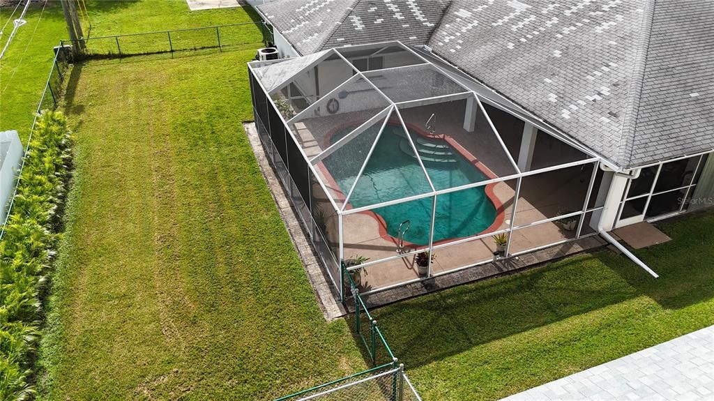 Active With Contract: $330,000 (3 beds, 2 baths, 2023 Square Feet)