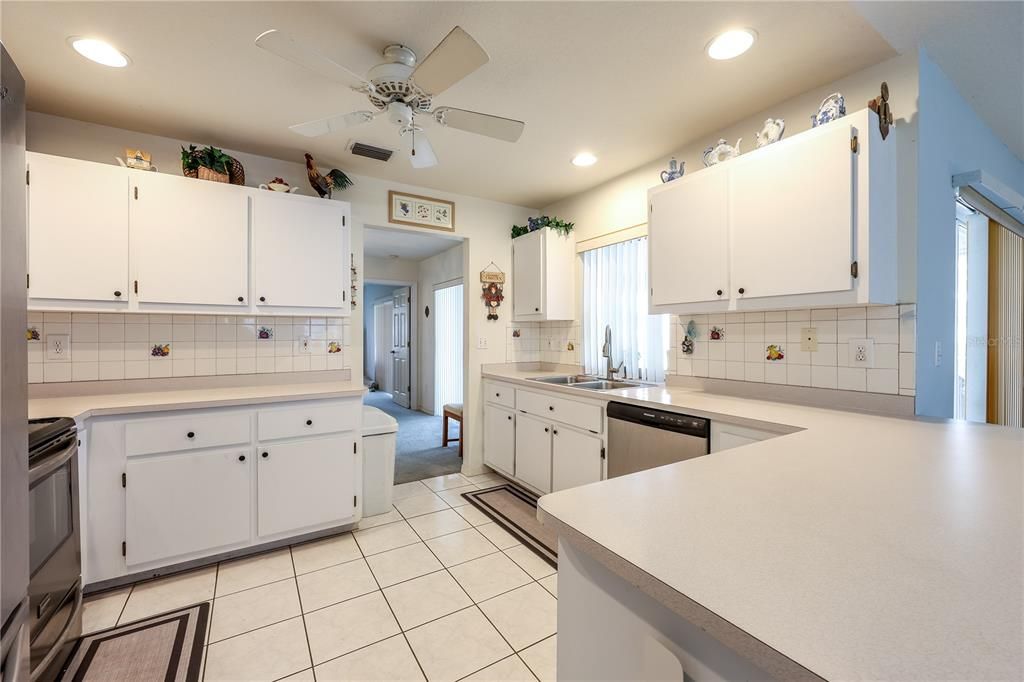 Active With Contract: $330,000 (3 beds, 2 baths, 2023 Square Feet)