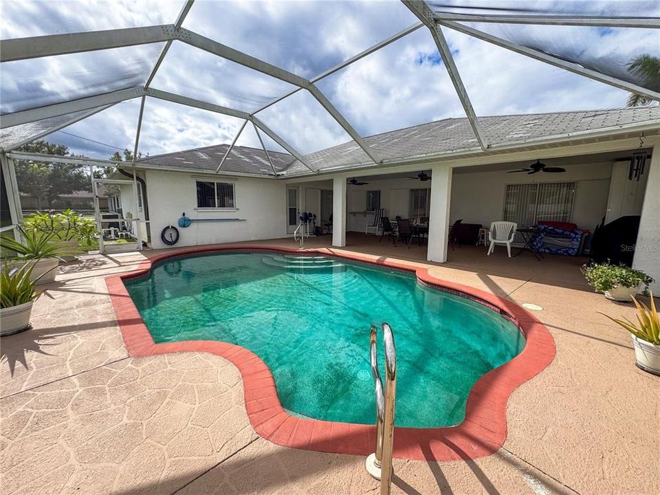 Active With Contract: $330,000 (3 beds, 2 baths, 2023 Square Feet)