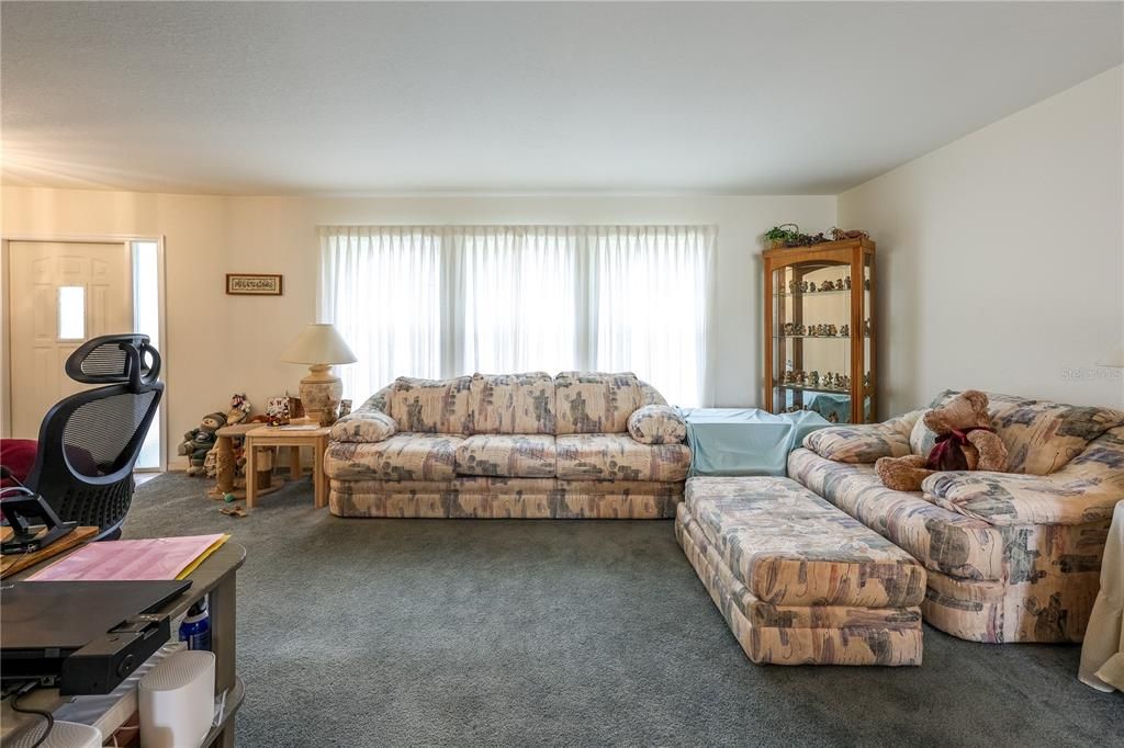 Active With Contract: $330,000 (3 beds, 2 baths, 2023 Square Feet)