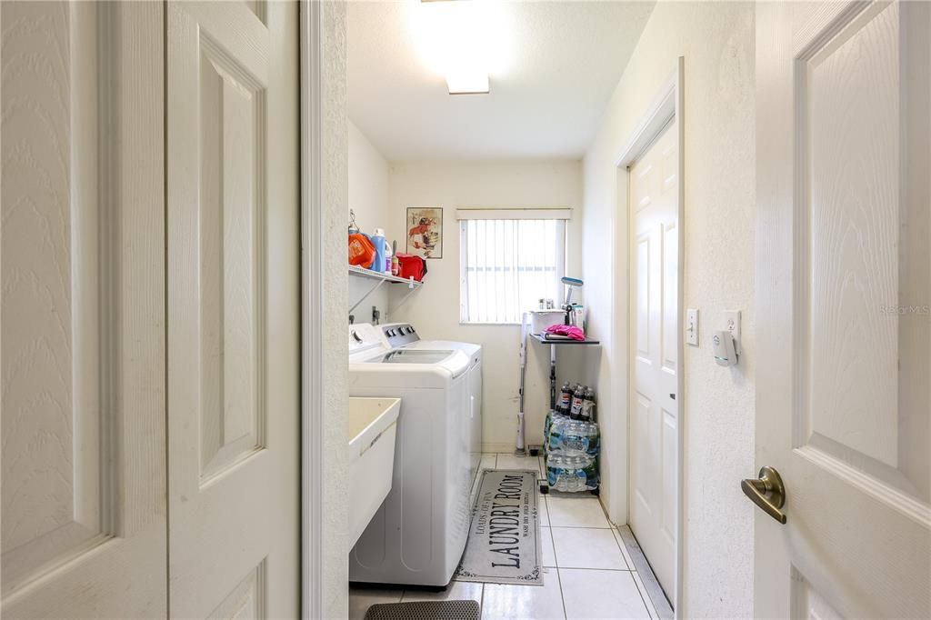 Active With Contract: $330,000 (3 beds, 2 baths, 2023 Square Feet)