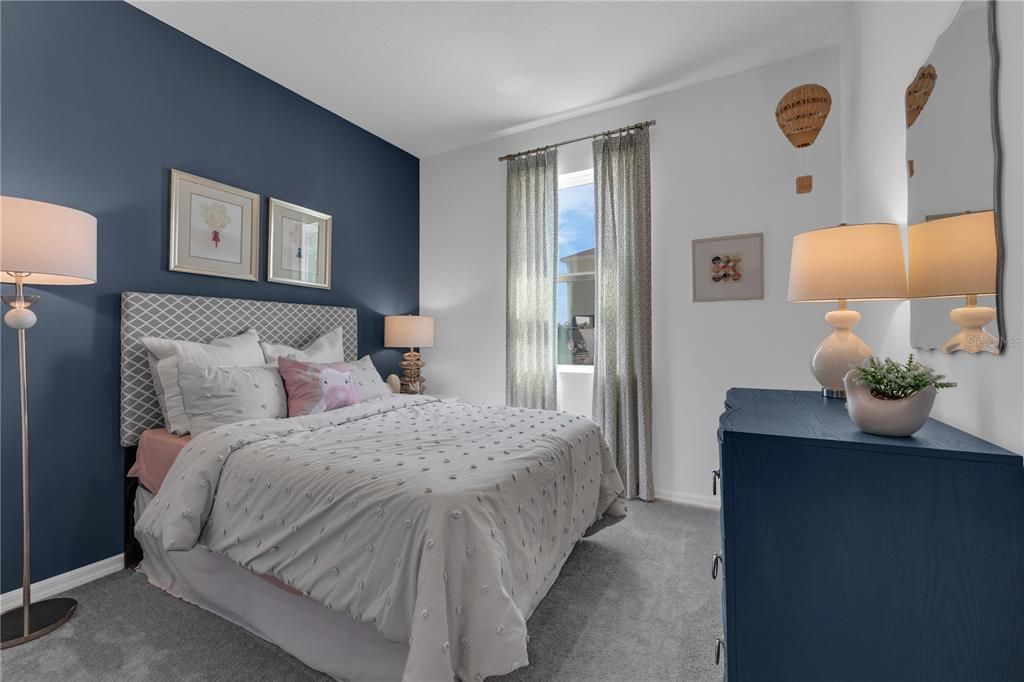 Activo con contrato: $329,990 (4 camas, 2 baños, 1839 Pies cuadrados)