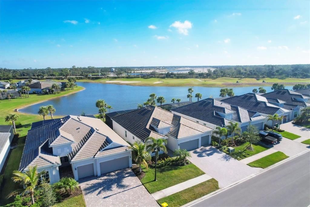 На продажу: $795,000 (4 спален, 2 ванн, 2243 Квадратных фут)